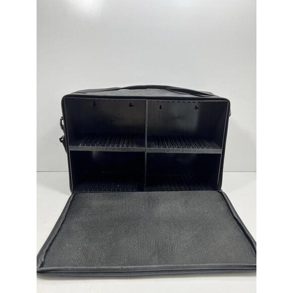 Case Logic CD 60 CD Carrying Case Shoulder Strap Travel Storage Black EUC - Picture 9 of 9